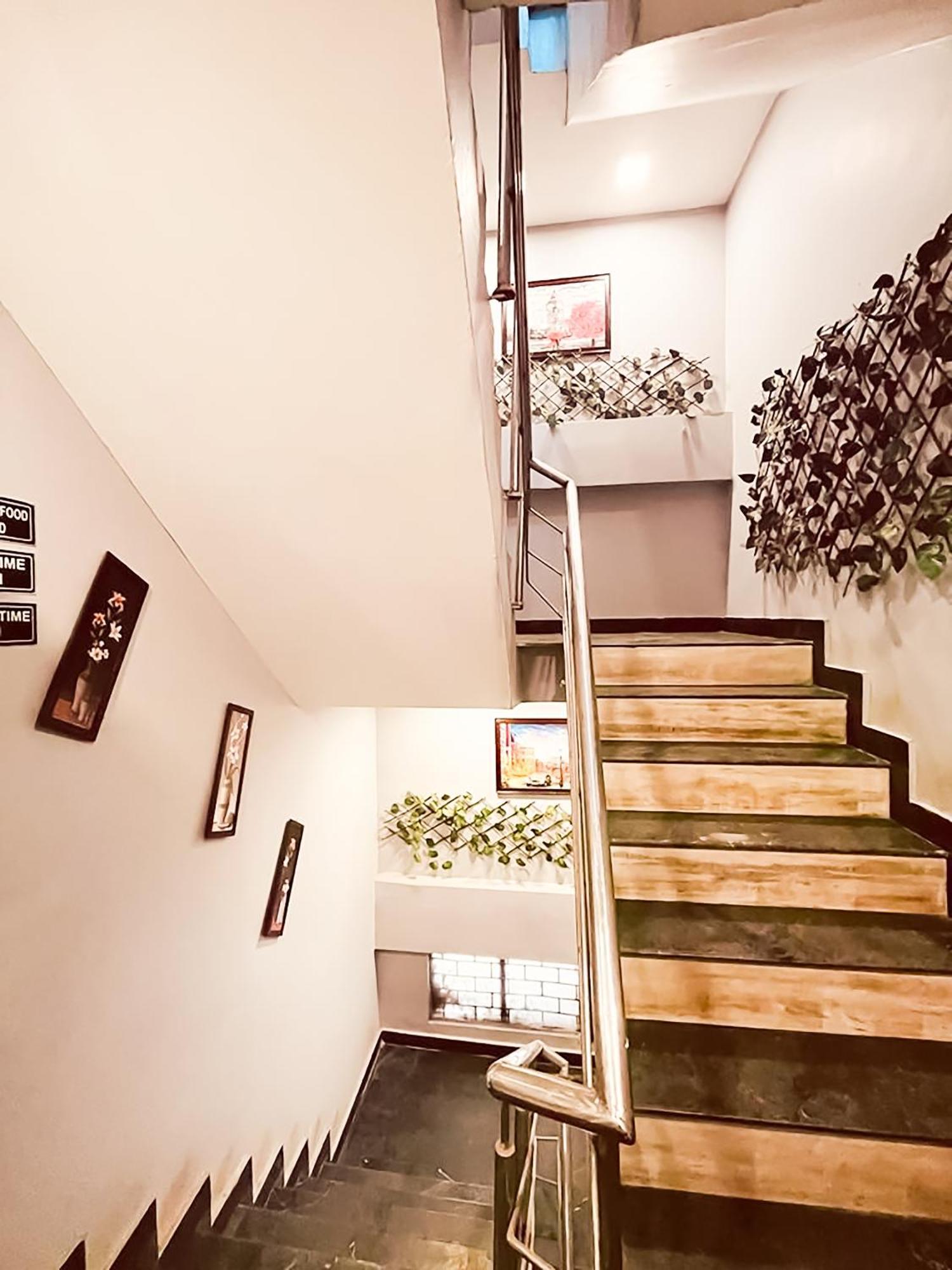 Hotel Blu - Saket Dlf Avenue New Delhi Eksteriør billede